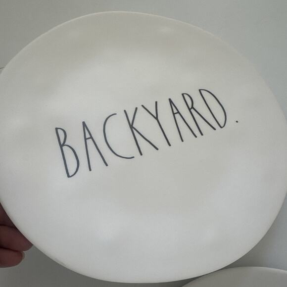 Rae Dunn Melamine BACKYARD Dinner Plates 10" Set of 4 Farmhouse Country - Picture 5 of 9